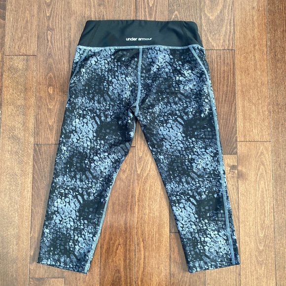 Under Armour HeatGear fitted leggings in patterned grey, XS - Picture 3 of 3